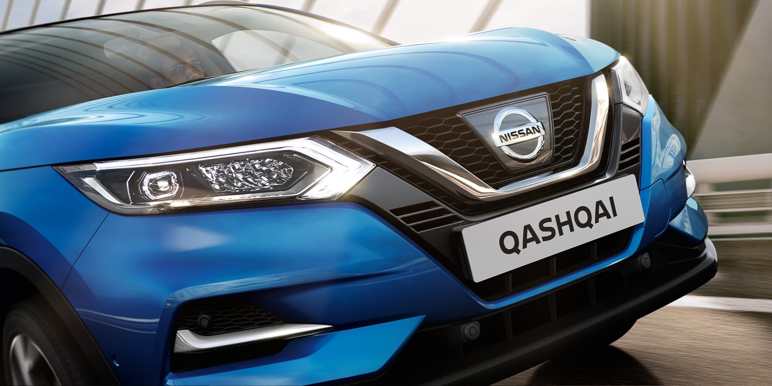 Nissan QASHQAI, в русі, V-подібна решітка в подробицях 