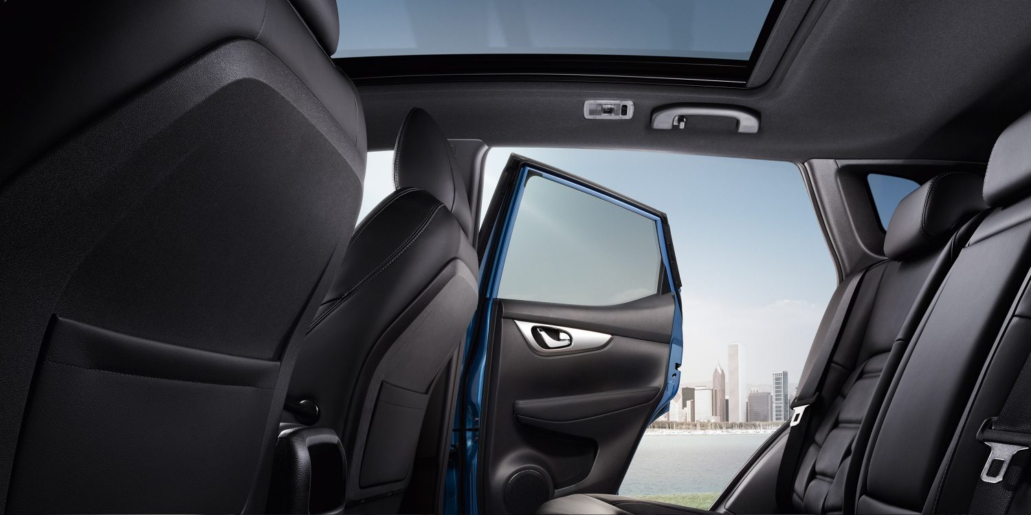 Qashqai interior profile 2nd row with rear door open no glassroof