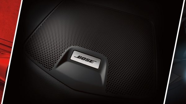 Круговий колаж із зображенням акустичної системи BOSE в Nissan X-TRAIL
