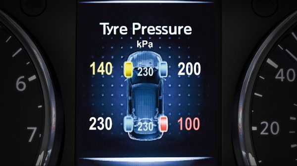 TFT-монитор автомобиля Nissan X-TRAIL: система контроля давления в шинах