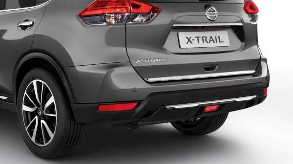 Хромированная накладка на край двери багажника Nissan X-TRAIL